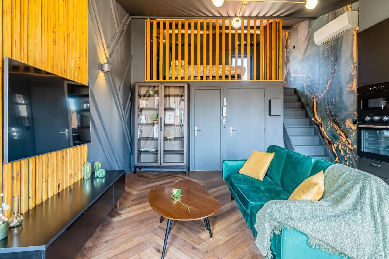 Loft En Ville - Duplex Terrasse Coeur Historique Avec Vue Degagee & Parking Souterrain Offert La Ciotat Exterior foto